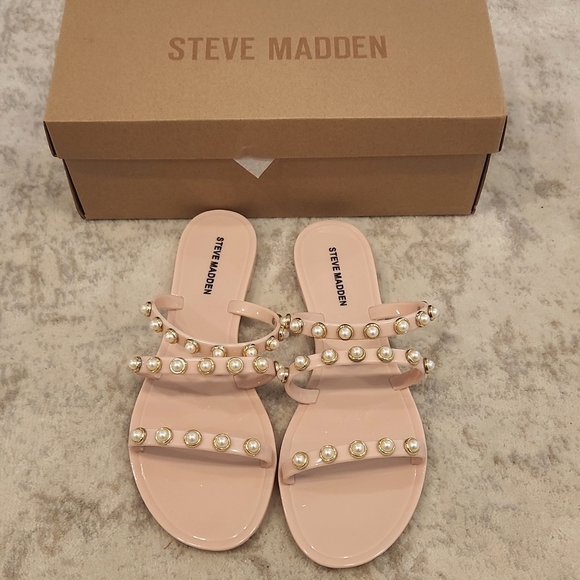 NIB Steve Madden Yalsa Blush/Pearl Embellishments Jelly Sandals - Picture 2 of 5